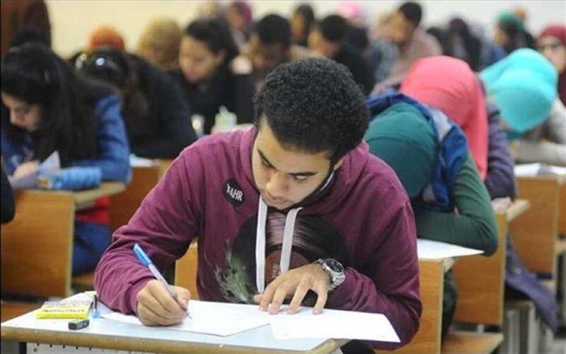 وزارة لتعليم تُعلن جدول ثانوية عامة 2024 لطلاب القسم العلمي والأدبي